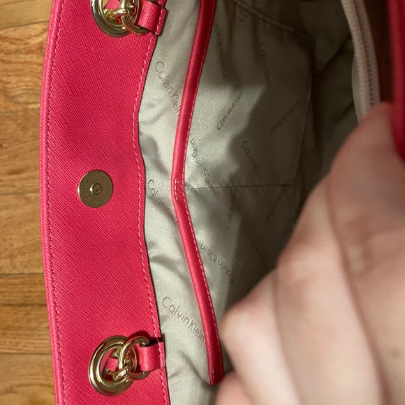 A coral Calvin Klein purse - Picture 2 of 6